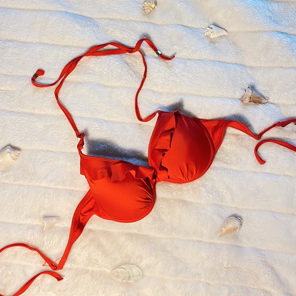 🌹 Red Ruffle Bikini Top